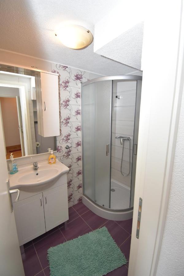 Mihaela Apartment