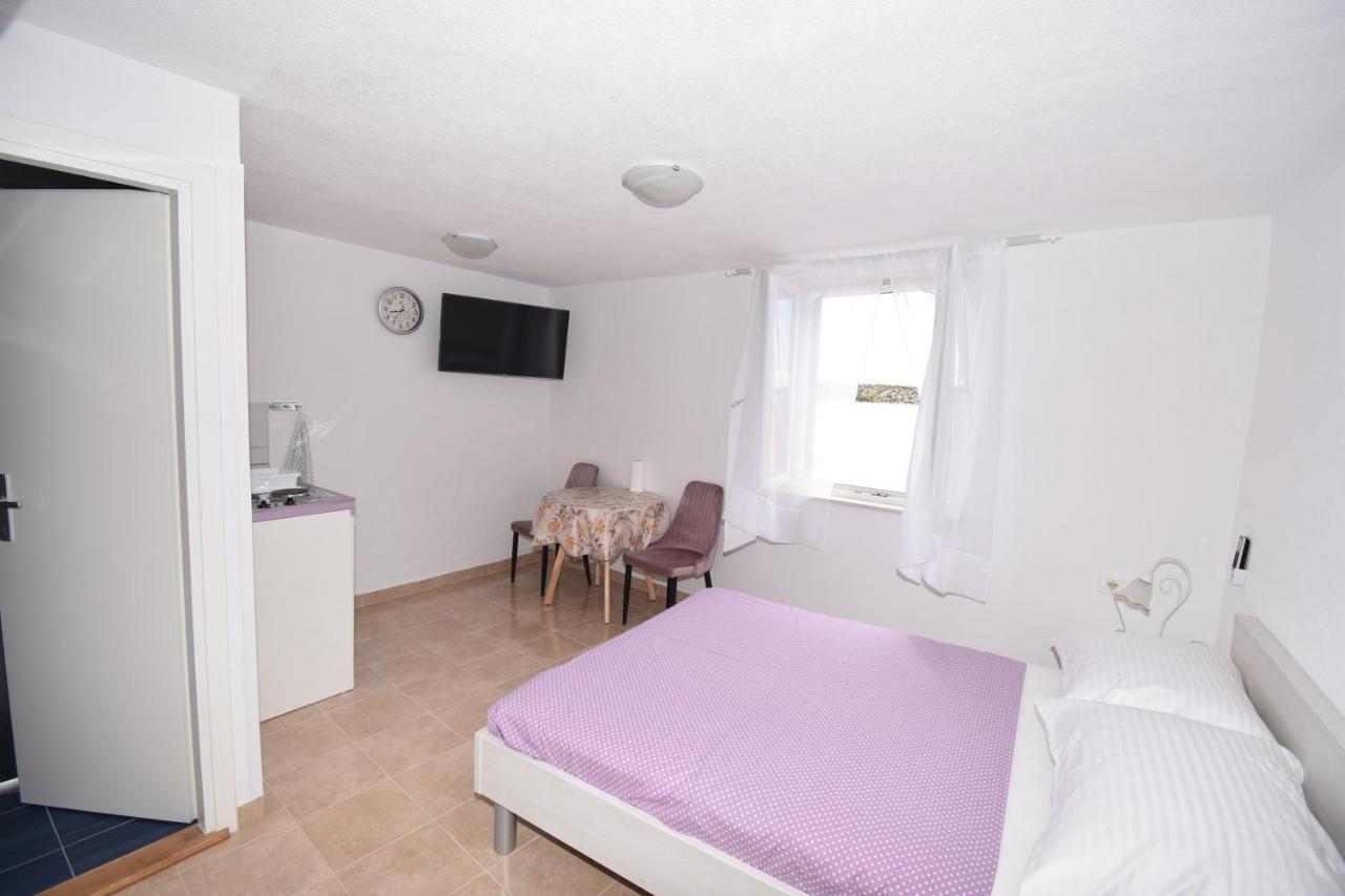 Mihaela Apartment